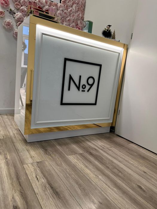 Recepcja kosmetyczna butik fryzjer lada DOSTEPNA OD RĘKI