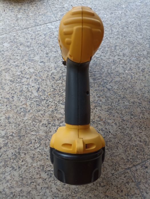 Berbequim DEWALT DC740KA 12Vdc