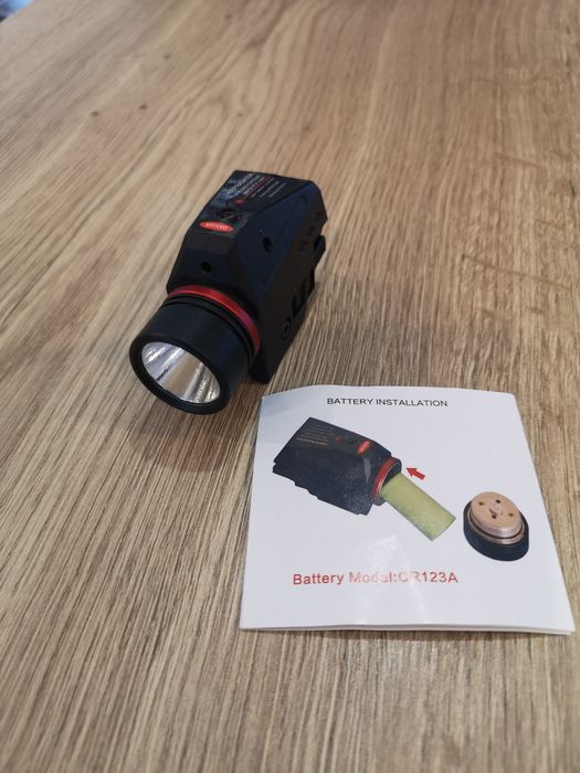 Laser + latarka taktyczna 2w1 RIS Picatinny 21mm do ASG pistoletu