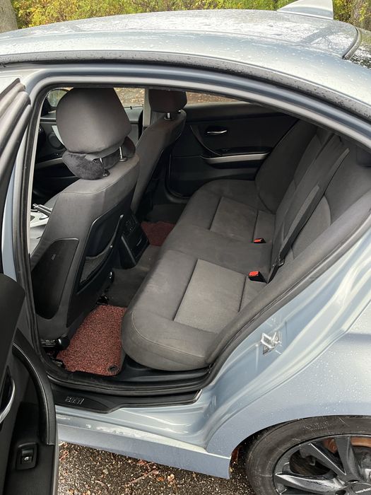 Продам BMW E90 320d