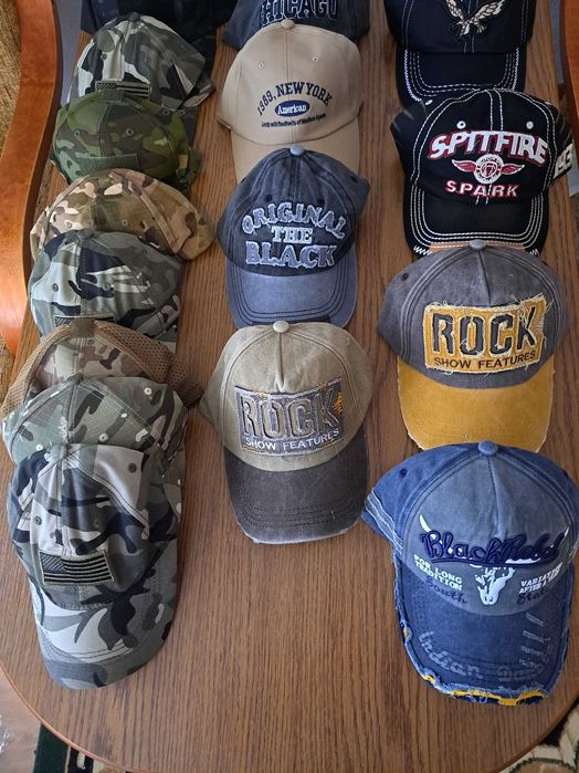 okazja-Wyprzedaż -Czapki z daszkiem różne z nadrukiem-19,99 zł