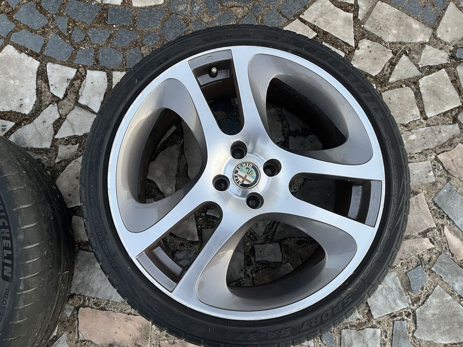 Vendo ou troco Jantes 18 com pneus