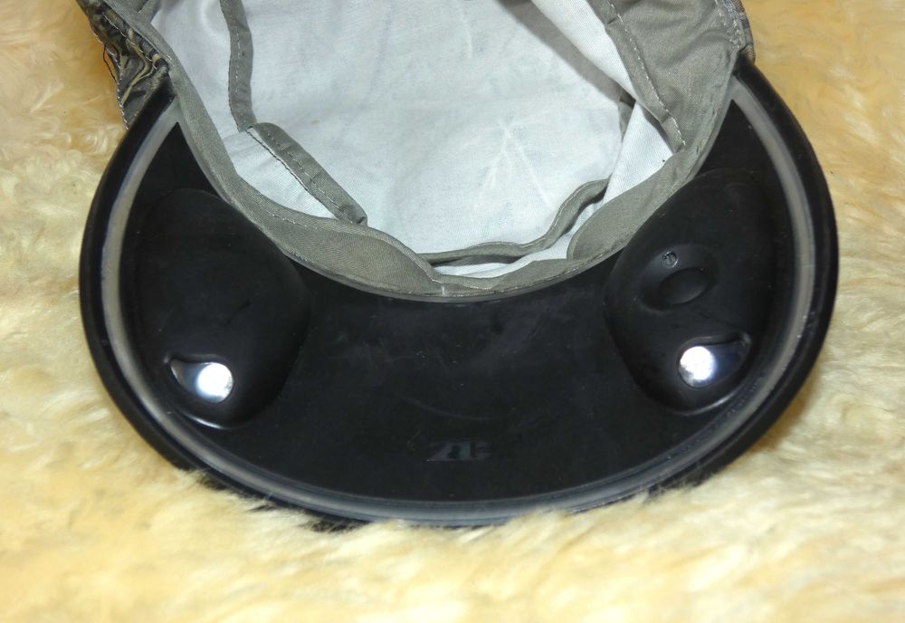 Кепка для рыбалки 2CSolar с солнечной панелью и двумя светодиодами