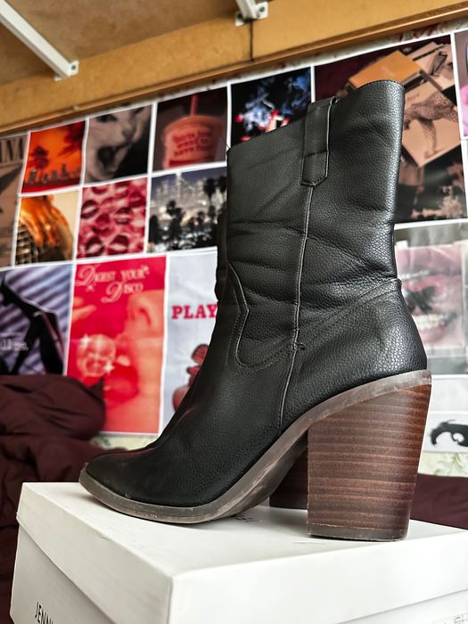 Козаки низькі на каблуку