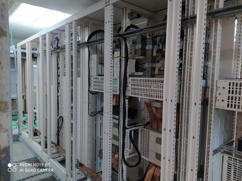 OHMEGA ELECTRO: Serviços de instalações Reparos Manutenções elétricas