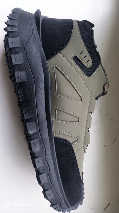 Продам змове взуття 46розмір