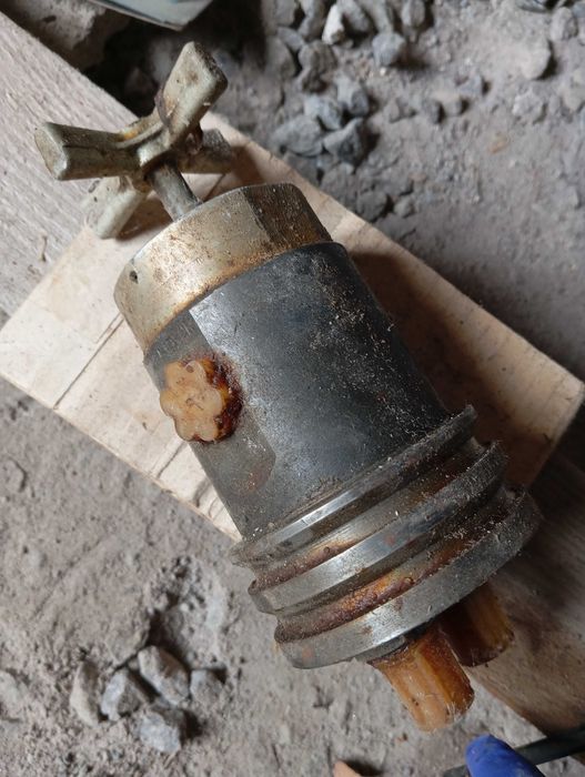 Вентиль гідро системи УПГ-300