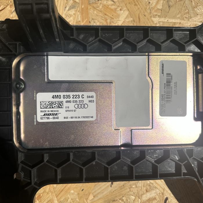 Wzmacniacz bose Audi 4M0