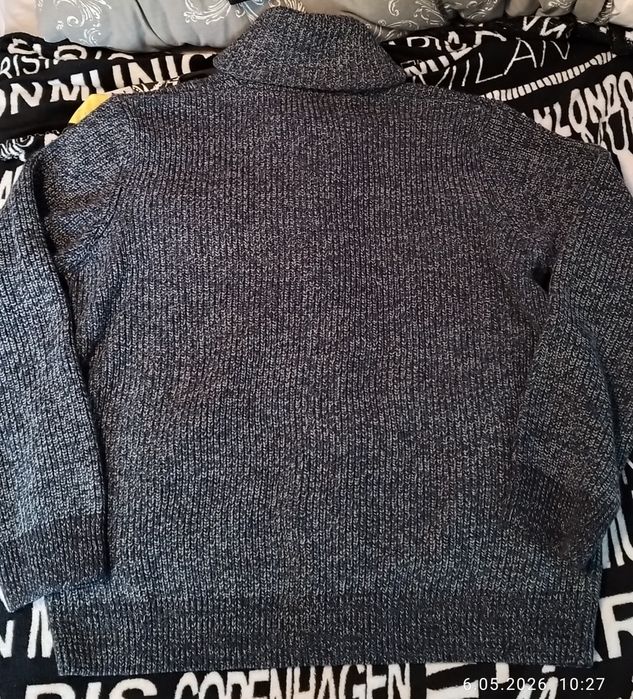 Sweter z kieszeniami zapinany na guziki XXL