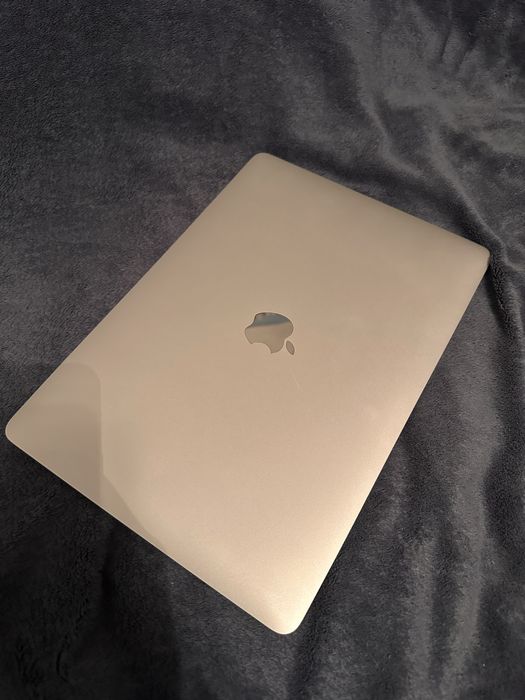 Macbook Air 2019 stan niemal idealny, oryg. opakowanie + futerał