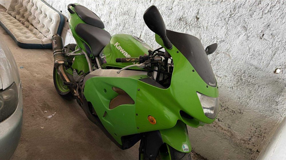 Kawasaki ninja zx9r
