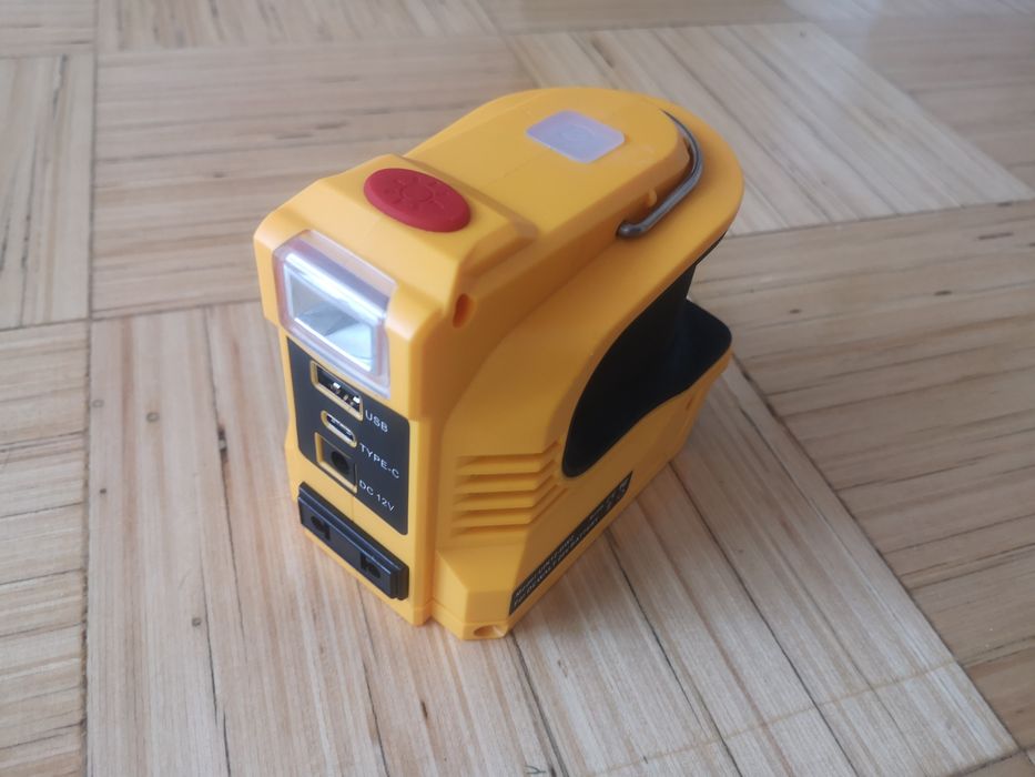 Продам інвертор під акб девольт 220v
