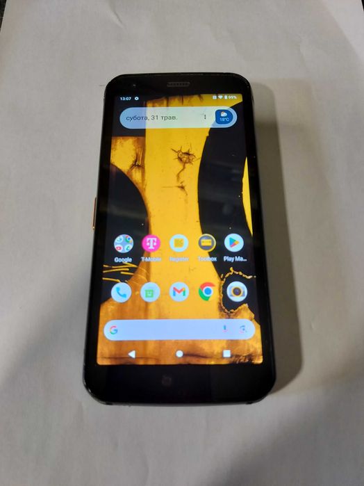 Телефон CAT S62 Caterpillar броньований захищений є нюанс