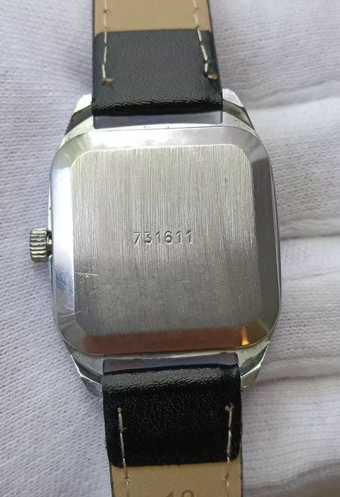 Zegarek vintage rakieta TV kostka