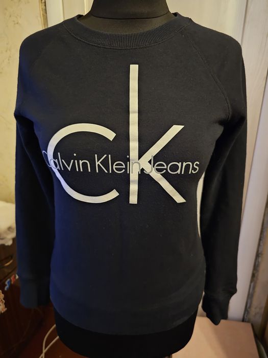 Продам світшот Calvin Klein