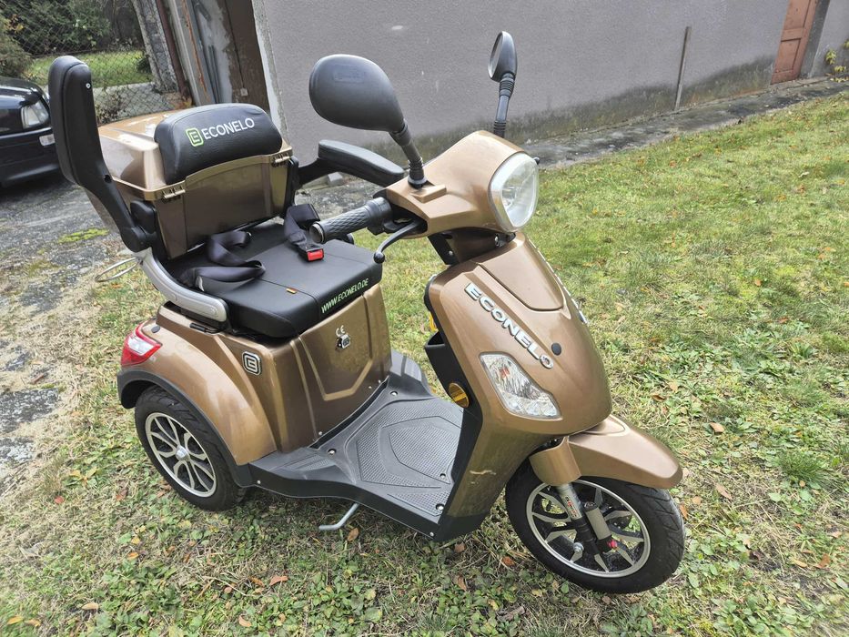 Trzykołowy skuter dla seniora