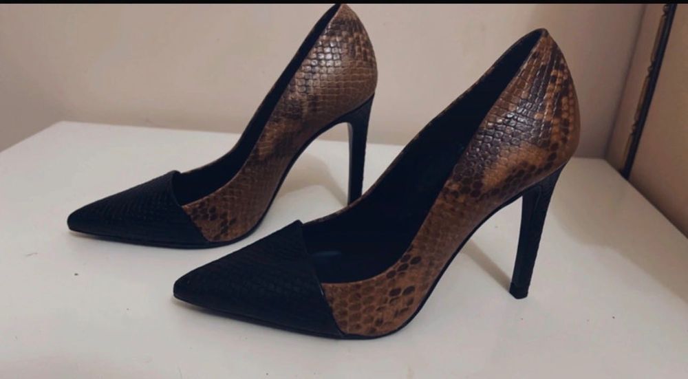 Sapato stiletto Zara novo