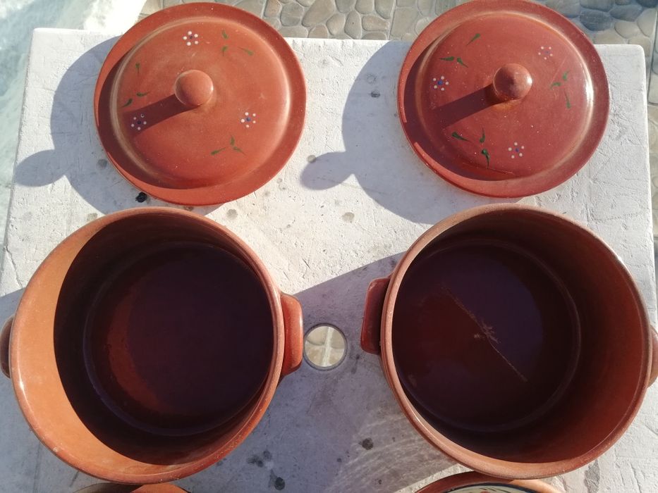 2 Tachos e 2 Tijelas de Loiça Antiga