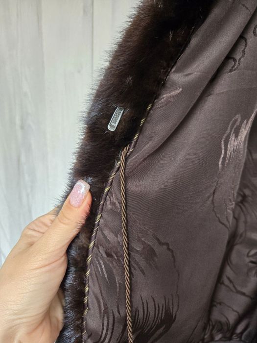 Красивая норковая шуба