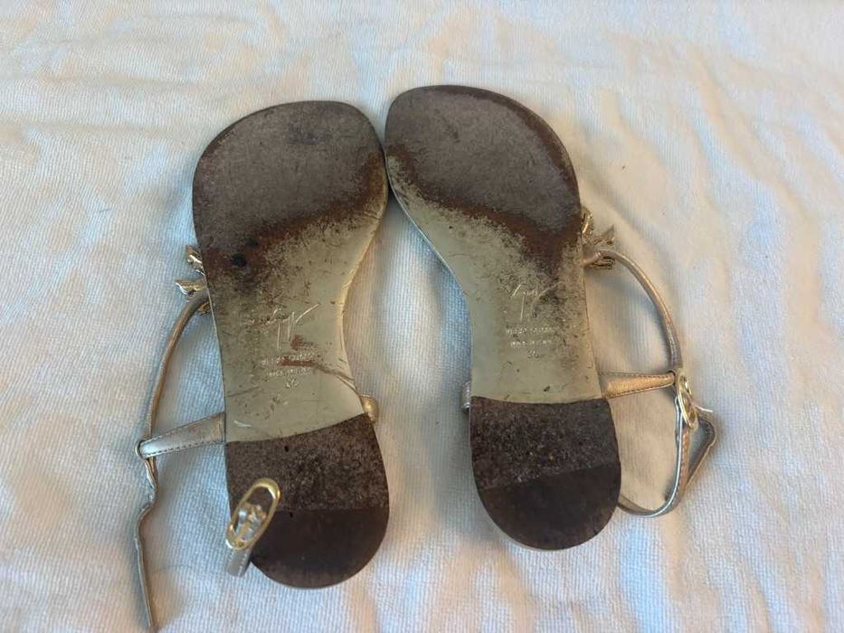 sandálias plana Giuseppe Zanotti, modelo Venice Beach 36