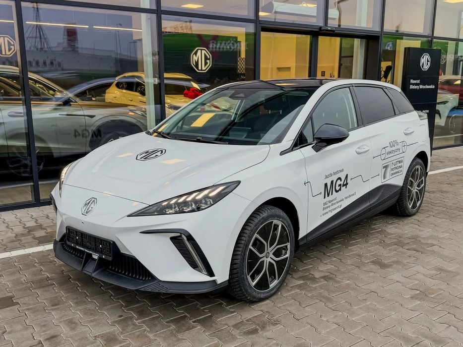 MG 4 samochód demonstracyjny dealera Luxury Long Range 77kWh