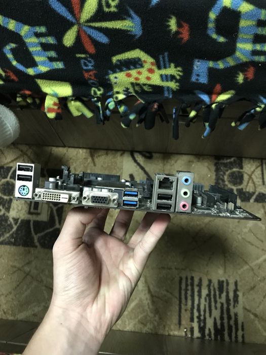 Легенький комплект для простых игр и офиса