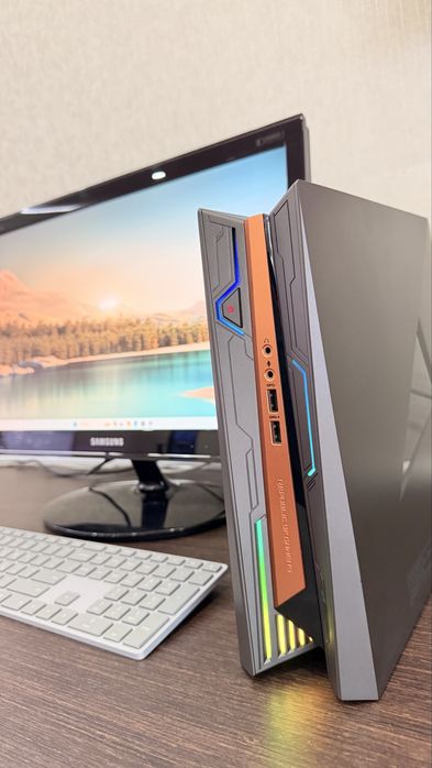 Asus rog gr 8 II компютер з монітором