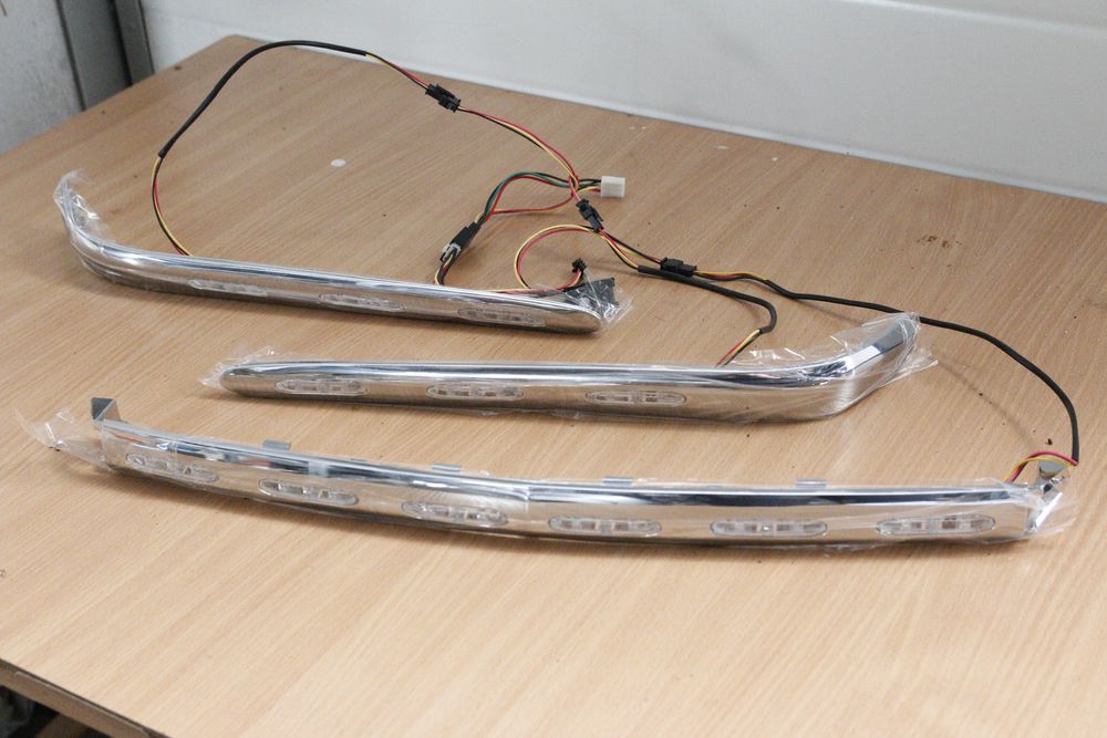 A267 Honda Goldwing Gl1800 Listwy na kufer górny centralny |białe