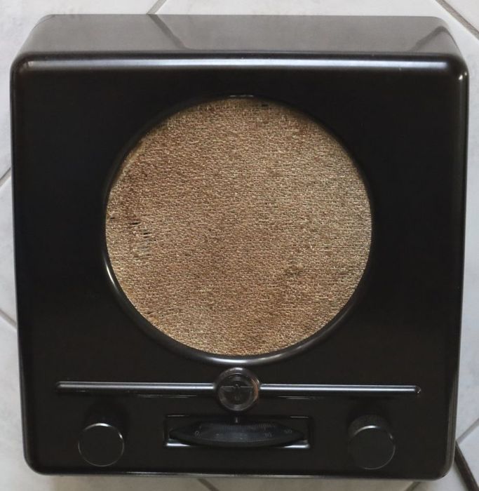 Радіо третій рейх DKE 38. Радіоприймач Deutscher Kleinempfänger