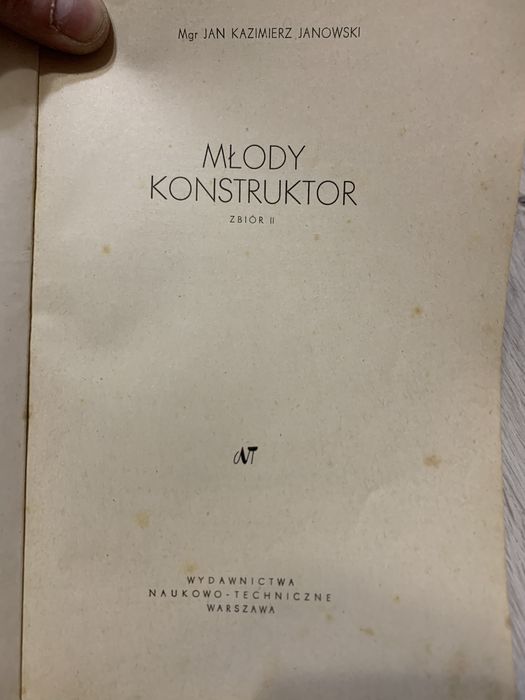 Stare ksiazki podreczniki  gazety z prl Mlody Konstruktor 2 szt zestaw