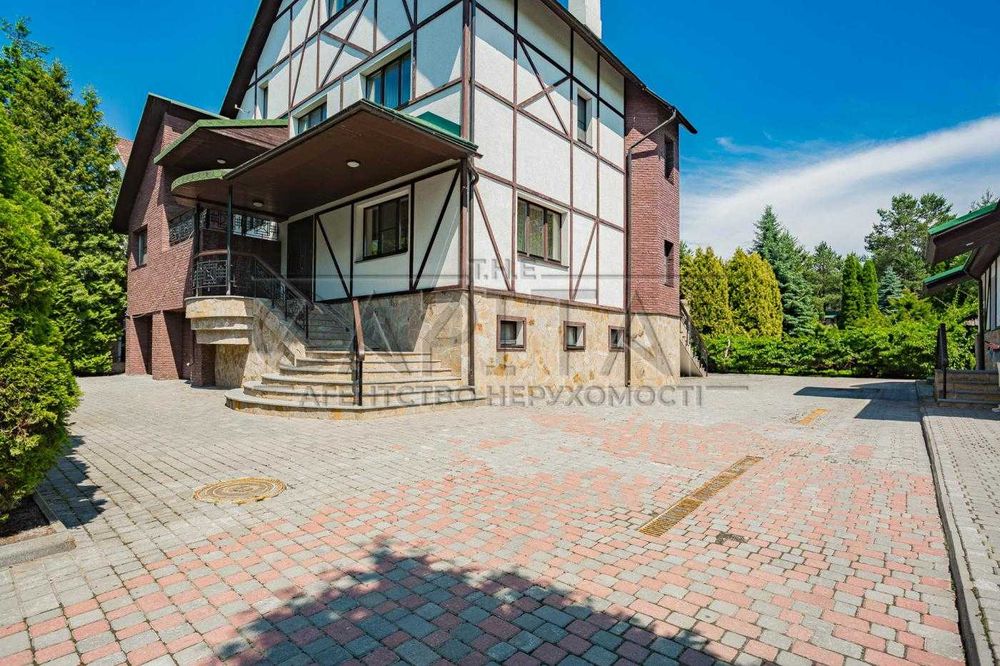 Оренда автономного будинку Козин 600 м2 3 пов, гараж, басейни, генерат