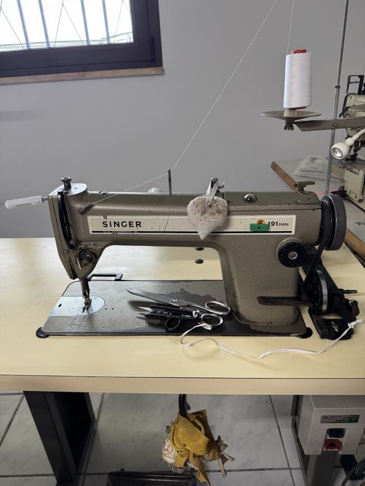 Máquina de Costura Industrial SINGER 191 D300A – Ponto Reto