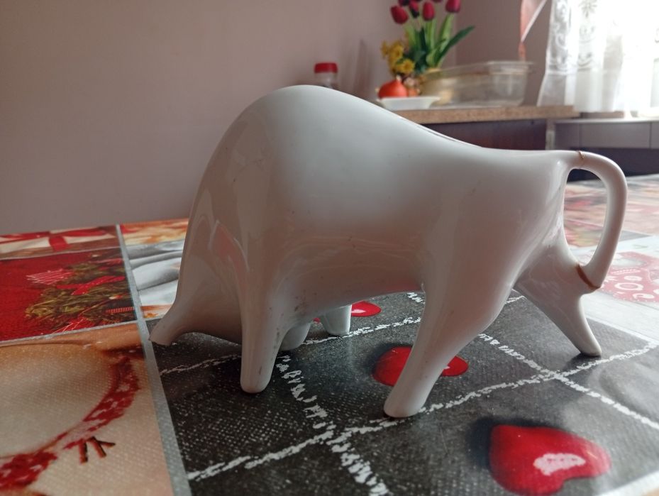 Figurka porcelanowa żubr Ćmielów