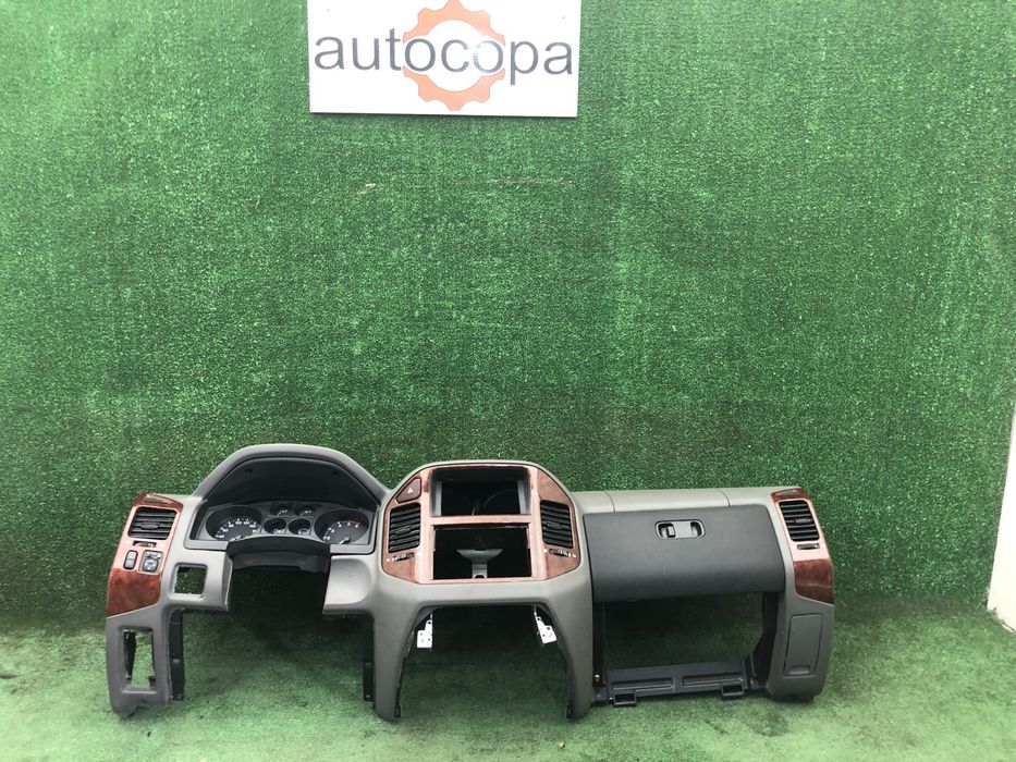 Панель для Mitsubishi Pajero Wagon