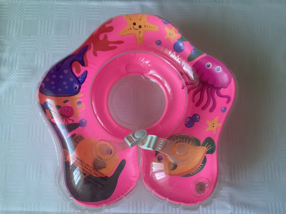 Круг для плавания младенцев