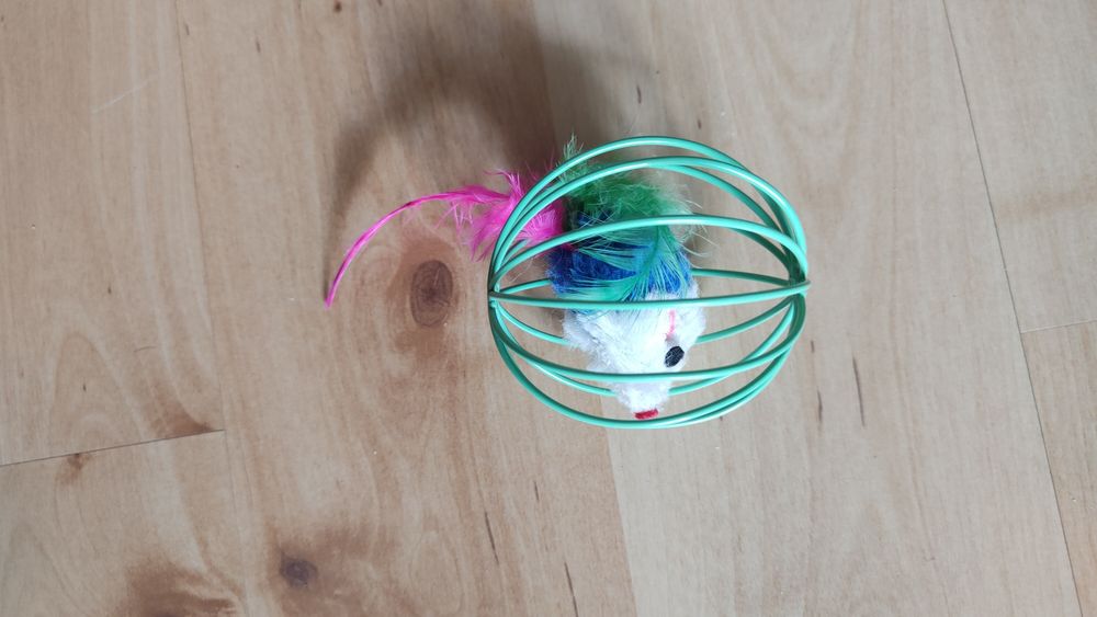 Zabawka dla kota z myszką