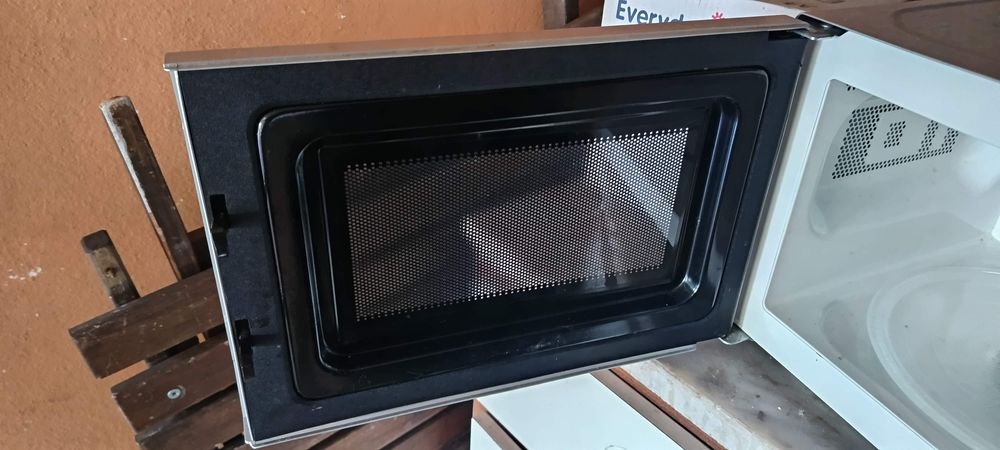 Microondas  metalizado