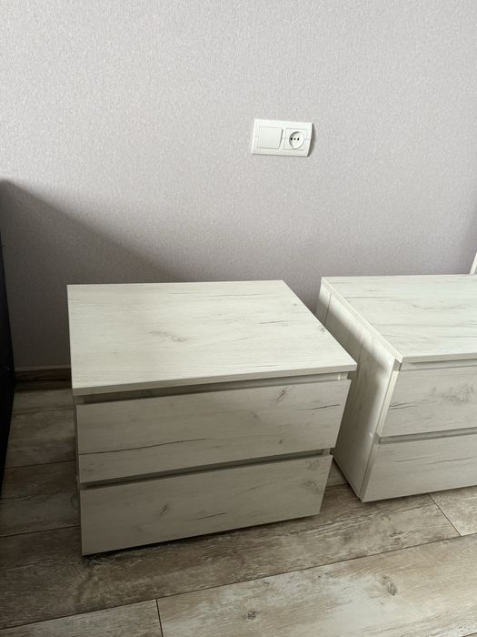 Приліжкові тумби