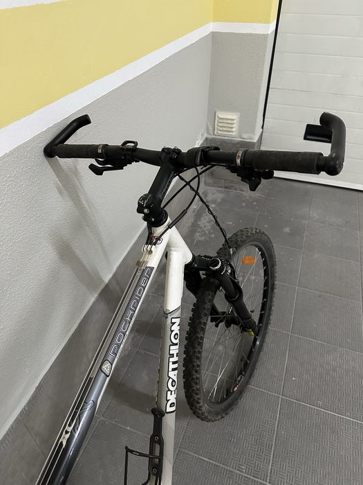 Bicicleta com pouco uso