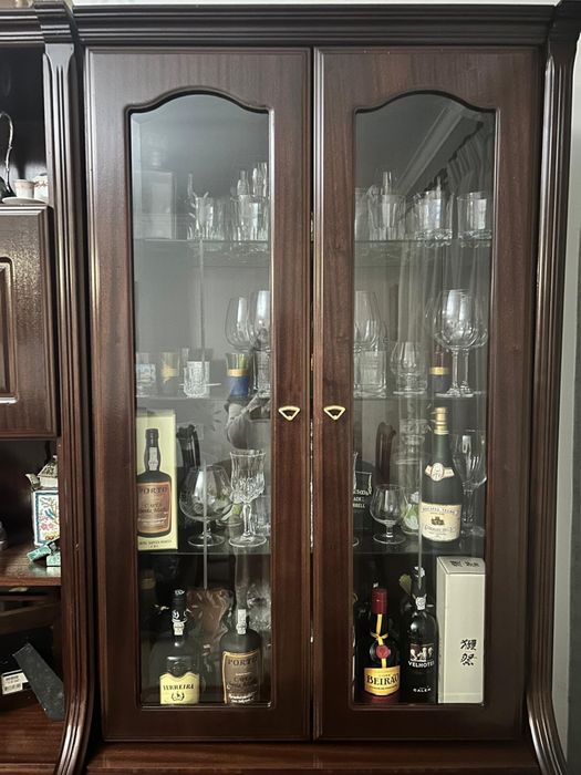 Mobiliário de sala/jantar em madeira – vendo conjunto ou separado