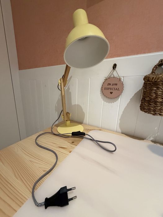 Sklum - Candeeiro de mesa em madeira e ferro Deyan