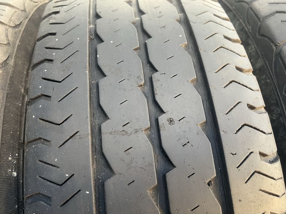Резина вантажна літо шини 205/75 R 16 C Pirelli комплект