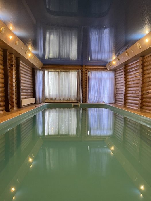 301 Зруб з бассейном та лазнею