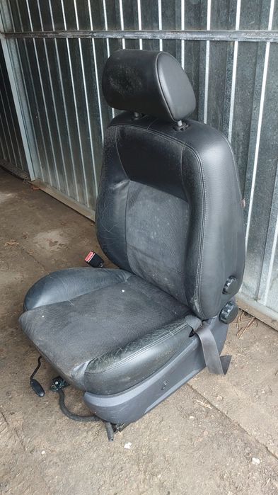 Fotel kierowcy Mondeo mk3 półskóra alkantara
