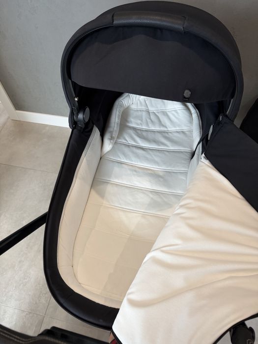 Cybex Priam 4.0 3w1 Black / Black Matt