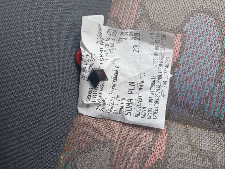 Pin ozdobny do klapy marynarki