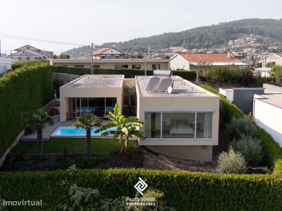 Moradia T3 espetacular com piscina e vista deslumbrante, a 10min do...