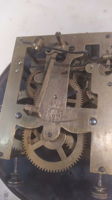 mechanizm zegara junghaus