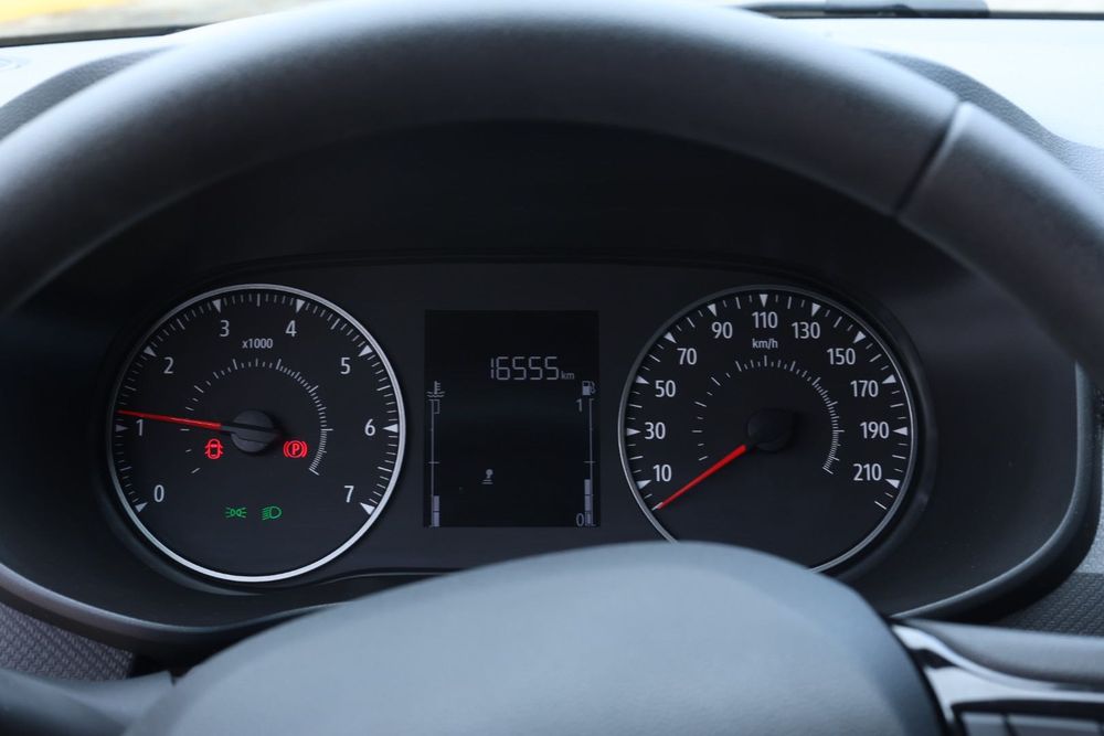 Dacia Sandero III Essential SCe 65 | Outubro 2023 | 17.000 km | Única Proprietária | Garantia Dacia