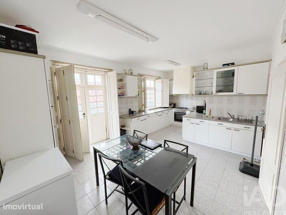 Apartamento T4 em Vila e Roussas de 262,00 m2